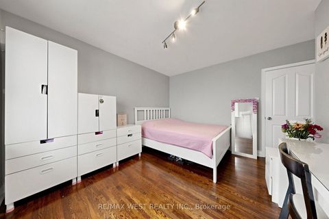 Photo 23 at 32 Allonsius Drive, West Deane, Toronto
