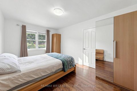 Photo 26 at 32 Allonsius Drive, West Deane, Toronto