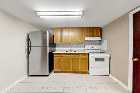 Photo 30 at 32 Allonsius Drive, West Deane, Toronto