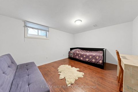 Photo 31 at 32 Allonsius Drive, West Deane, Toronto