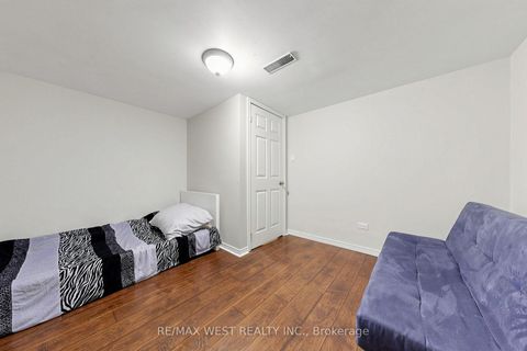 Photo 33 at 32 Allonsius Drive, West Deane, Toronto