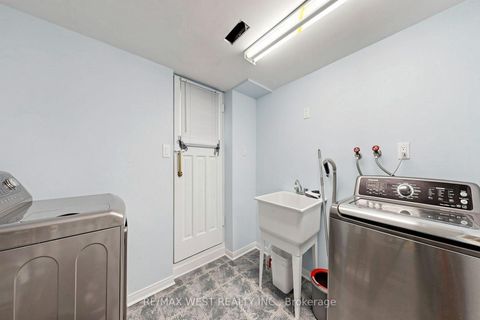 Photo 36 at 32 Allonsius Drive, West Deane, Toronto