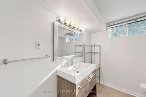 Photo 37 at 32 Allonsius Drive, West Deane, Toronto