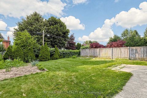 Photo 41 at 32 Allonsius Drive, West Deane, Toronto