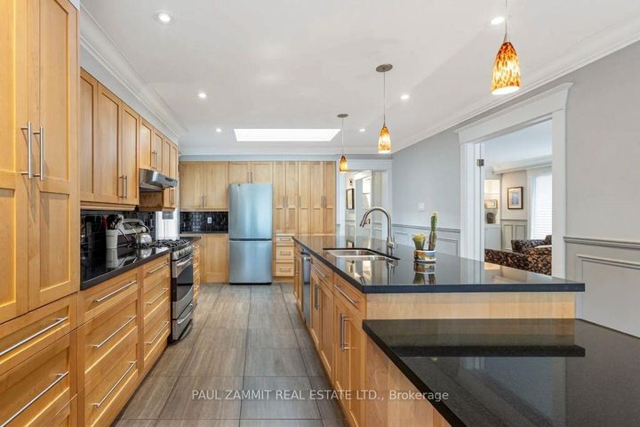 Photo 13 at 29 Heathview Avenue, Bayview Village, Toronto
