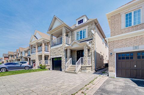 Photo 2 at 9 Aidan Drive, Vellore Village, Vaughan