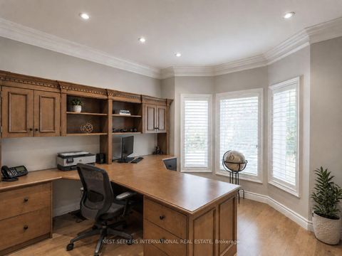 Photo 7 at 60 Rachelle Court, Kleinburg, Vaughan