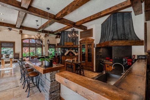 Photo 10 at 60 Rachelle Court, Kleinburg, Vaughan