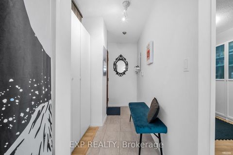 Photo 4 at 1016 - 8 Lee Centre Drive N, Woburn, Toronto