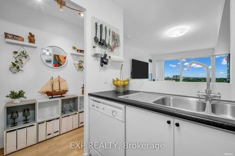 Photo 13 at 1016 - 8 Lee Centre Drive N, Woburn, Toronto