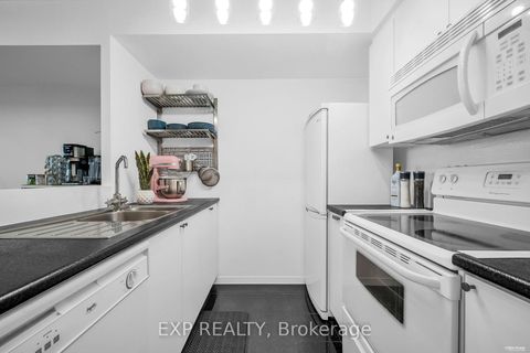 Photo 14 at 1016 - 8 Lee Centre Drive N, Woburn, Toronto