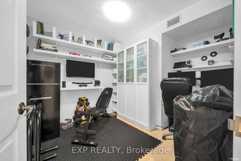 Photo 19 at 1016 - 8 Lee Centre Drive N, Woburn, Toronto
