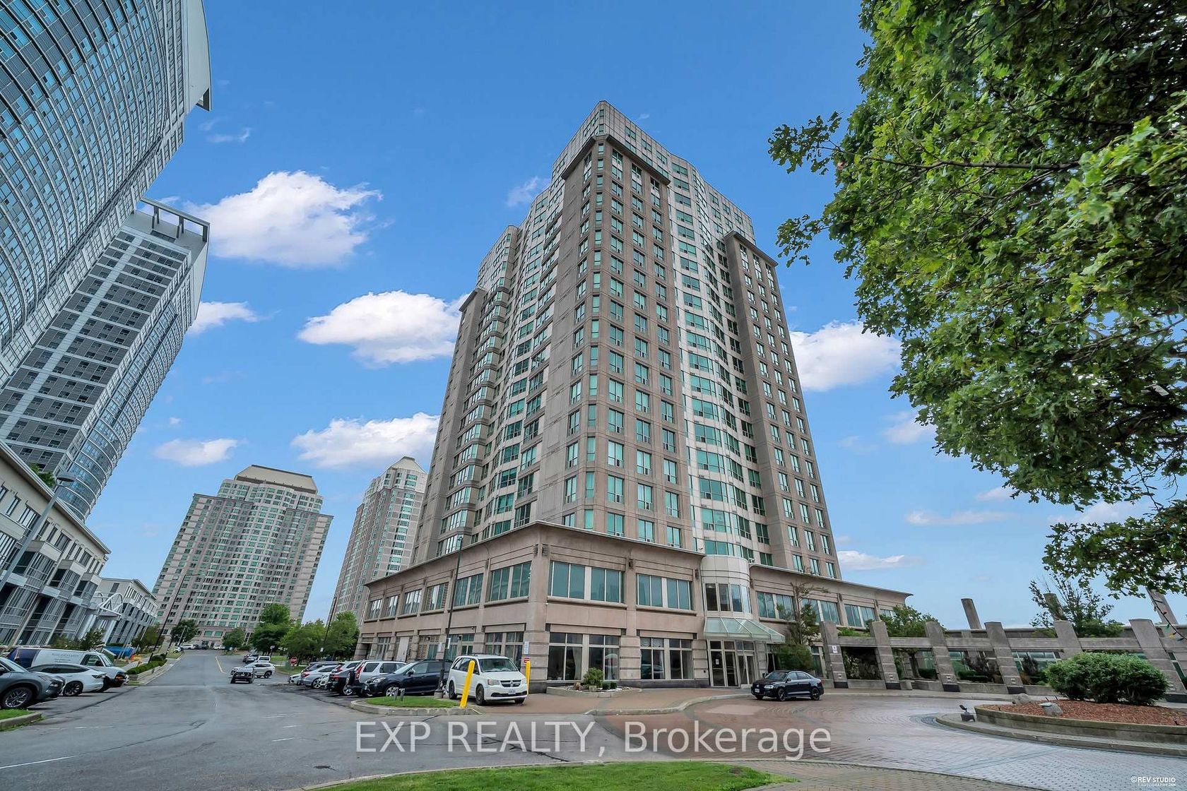 1016 - 8 Lee Centre Drive N, Woburn, Toronto photo number 2