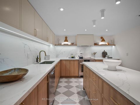 Photo 6 at 305 - 25 George Street, Moss Park, Toronto