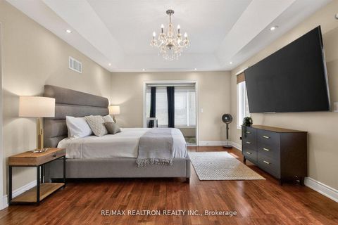 Photo 26 at 1001 Gorham Street, College Manor, Newmarket