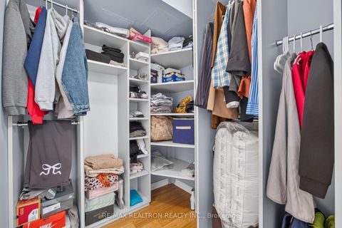 Photo 17 at 604 - 4 Park VISTA Crescent, Parkview, Toronto