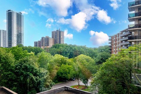Photo 22 at 604 - 4 Park VISTA Crescent, Parkview, Toronto