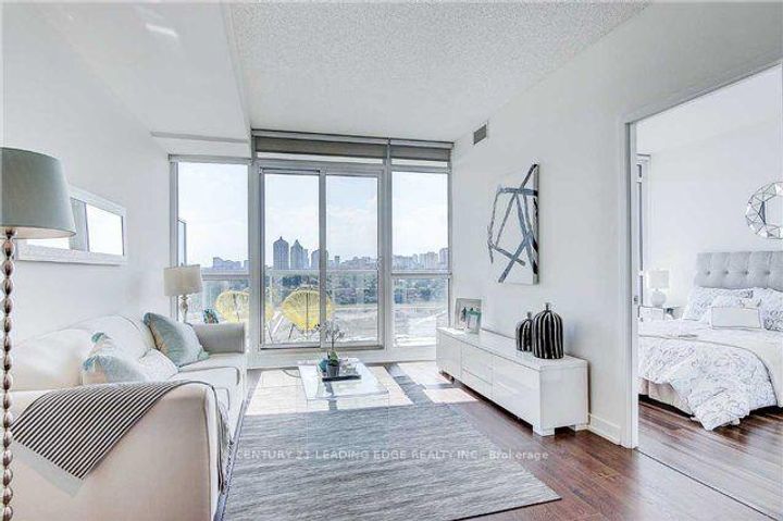 Photo 3 at 2010 - 121 McMahon Drive, Bayview Village, Toronto