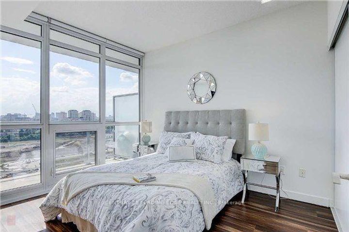 Photo 7 at 2010 - 121 McMahon Drive, Bayview Village, Toronto
