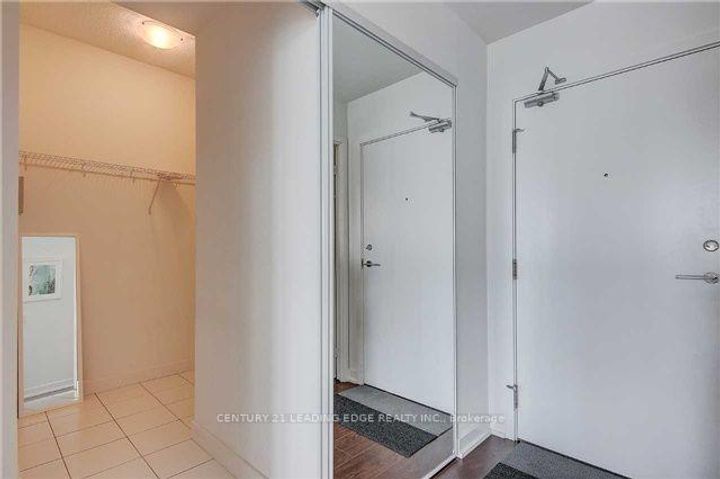 Photo 15 at 2010 - 121 McMahon Drive, Bayview Village, Toronto