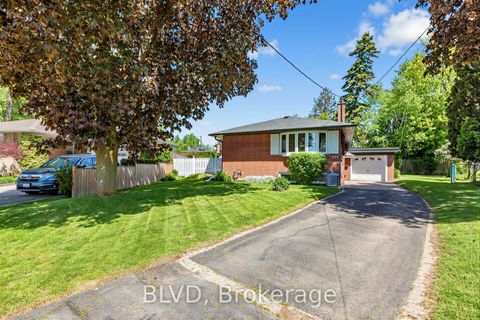 Photo 0 at 457 Paliser Crescent N, Harding, Richmond Hill
