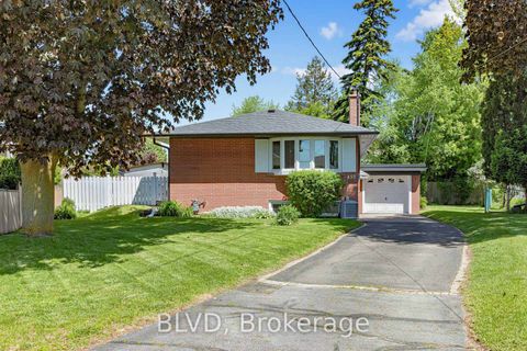 Photo 1 at 457 Paliser Crescent N, Harding, Richmond Hill