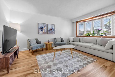 Photo 3 at 457 Paliser Crescent N, Harding, Richmond Hill