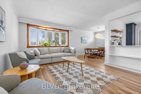 Photo 4 at 457 Paliser Crescent N, Harding, Richmond Hill