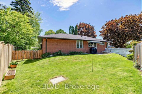 Photo 25 at 457 Paliser Crescent N, Harding, Richmond Hill