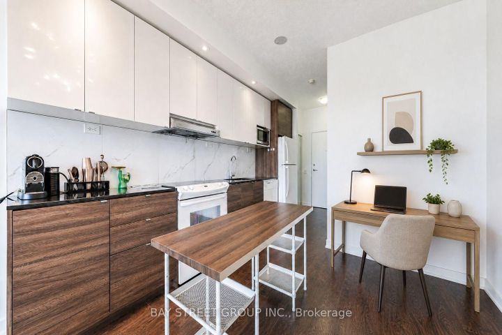 Photo 9 at 2906 - 121 McMahon Drive, Bayview Village, Toronto