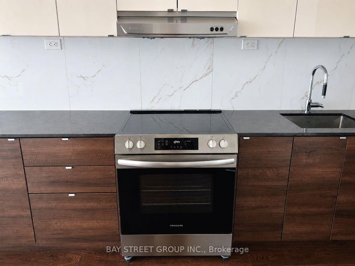 Photo 10 at 2906 - 121 McMahon Drive, Bayview Village, Toronto