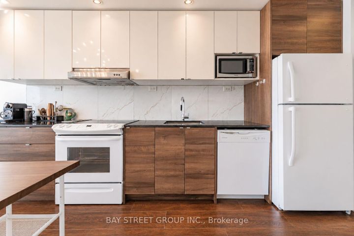 Photo 12 at 2906 - 121 McMahon Drive, Bayview Village, Toronto
