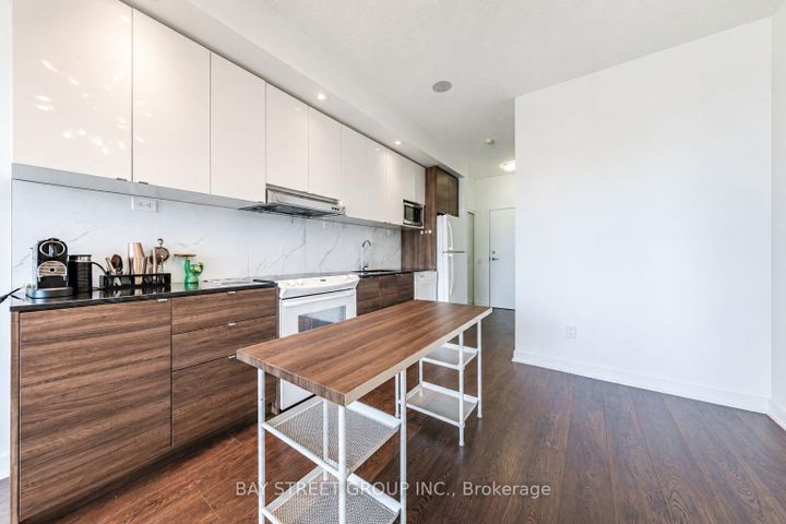 Photo 14 at 2906 - 121 McMahon Drive, Bayview Village, Toronto