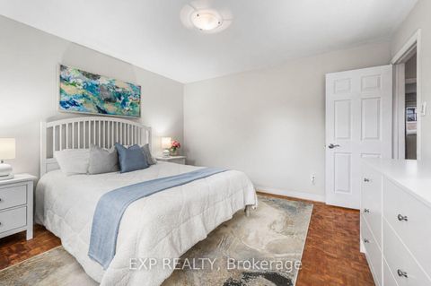Photo 25 at 16 Wainwright Avenue, North Richvale, Richmond Hill