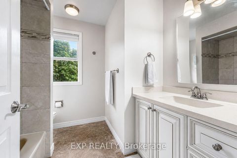 Photo 26 at 16 Wainwright Avenue, North Richvale, Richmond Hill