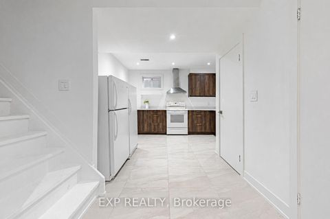 Photo 28 at 16 Wainwright Avenue, North Richvale, Richmond Hill