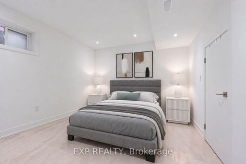 Photo 36 at 16 Wainwright Avenue, North Richvale, Richmond Hill