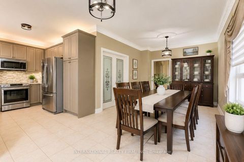 Photo 4 at 43 Water Garden Lane, Sonoma Heights, Vaughan
