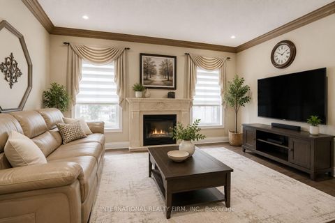 Photo 5 at 43 Water Garden Lane, Sonoma Heights, Vaughan