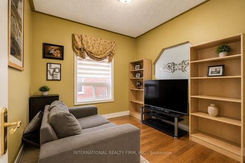 Photo 6 at 43 Water Garden Lane, Sonoma Heights, Vaughan