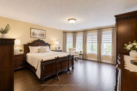 Photo 7 at 43 Water Garden Lane, Sonoma Heights, Vaughan