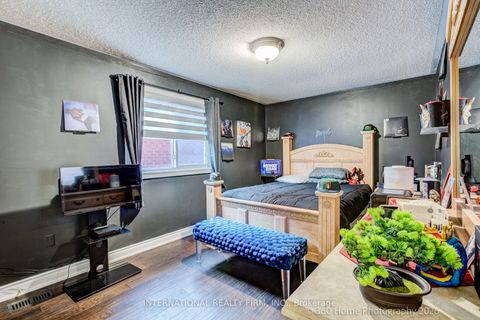 Photo 9 at 43 Water Garden Lane, Sonoma Heights, Vaughan