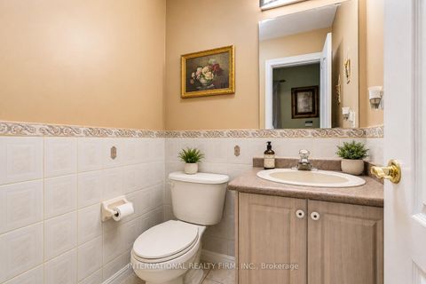 Photo 13 at 43 Water Garden Lane, Sonoma Heights, Vaughan