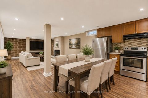 Photo 17 at 43 Water Garden Lane, Sonoma Heights, Vaughan