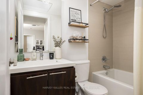 Photo 15 at 813 - 70 Roehampton Avenue, Mount Pleasant West, Toronto