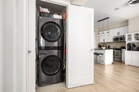 Photo 16 at 813 - 70 Roehampton Avenue, Mount Pleasant West, Toronto