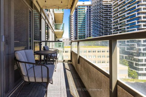 Photo 17 at 813 - 70 Roehampton Avenue, Mount Pleasant West, Toronto