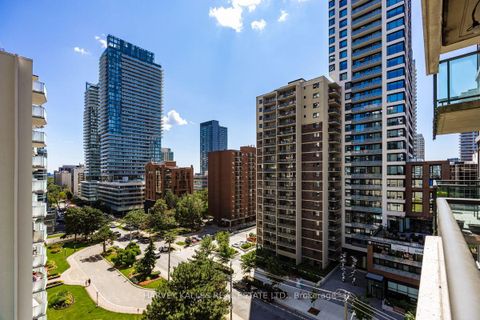 Photo 18 at 813 - 70 Roehampton Avenue, Mount Pleasant West, Toronto