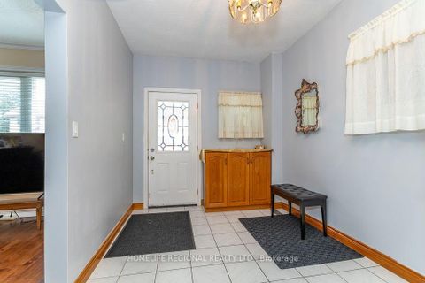 Photo 2 at 110 Grace Street, Bellwoods, Toronto
