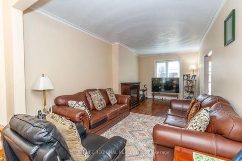 Photo 6 at 110 Grace Street, Bellwoods, Toronto